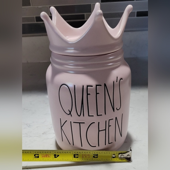 Rae Dunn QUEEN'S KITCHEN Matte Pink Canister With Crown Topper Lid - Picture 7 of 7